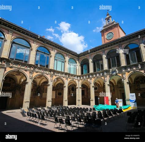 Bologna university building hi-res stock photography and images - Alamy