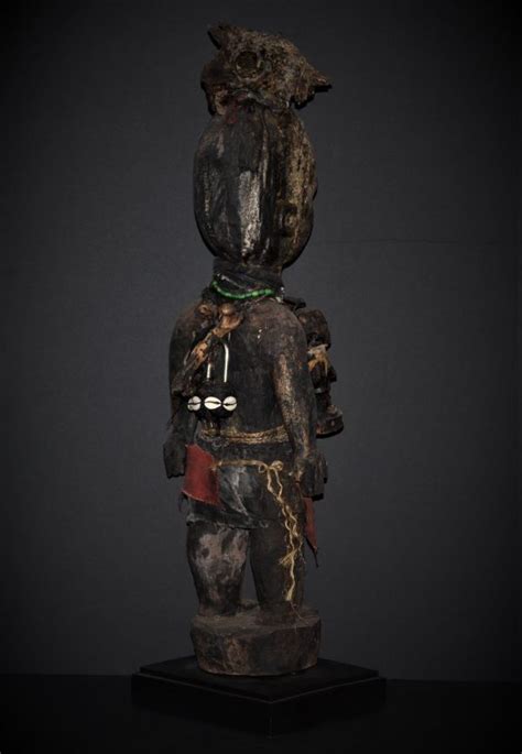 bocio crâne 3quarts arrière droite Statues, Art Africain, Art Graphique, African Art, Samurai ...