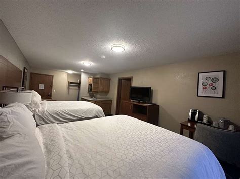 HOLIDAY INN EXPRESS - FREMONT - Updated December 2024 - 53 Photos & 30 Reviews - 6245 N Old 27 ...