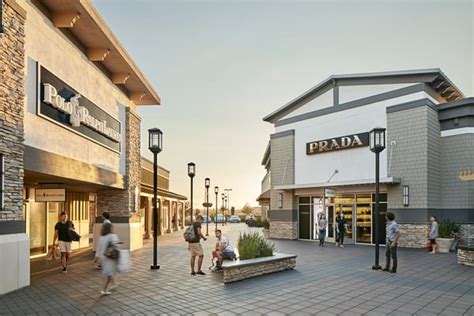 HEY DUDE SAN FRANCISCO PREMIUM OUTLETS - Updated May 2024 - 1133 Photos & 1309 Reviews - 3362 ...