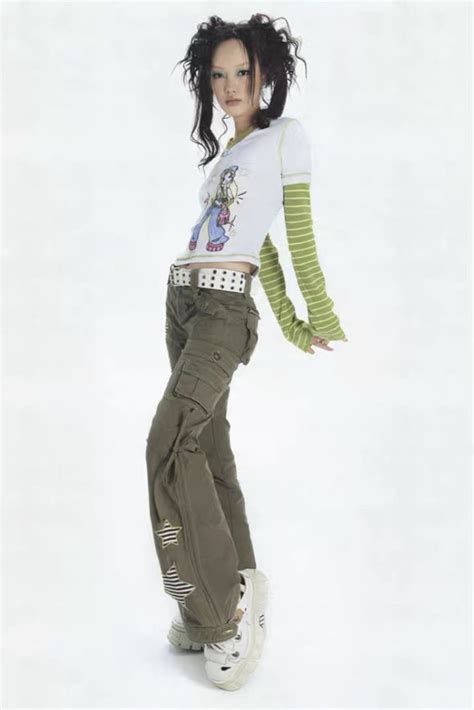 y2k 90s fashion grunge | 2000s japanese fashion, Japanese fashion, Harajuku fashion