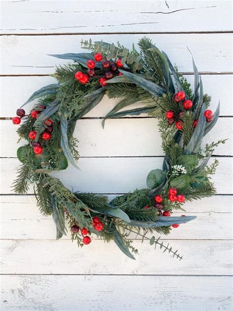 18 Whimsical Christmas Wreaths That Will Wake Up The Festive Spirit In ...