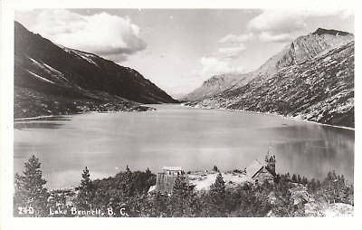 D8440 Canada, Lake Bennett Photo Postcard - Mary L. Martin Ltd. Postcards