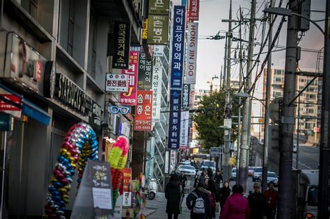 Plastic Surgery Tourism Brings Chinese to South Korea - The New York Times