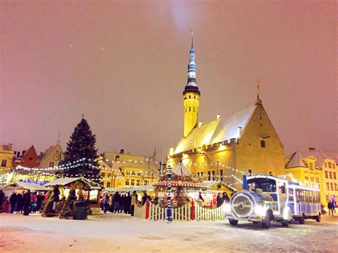 Tallinn Town Hall Square in Winter - aroundcard