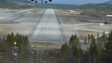 Norwegian 737-300 Landing at Bardufoss - YouTube