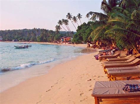 Hikkaduwa Beach Sri Lanka | Best of Lanka