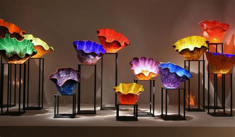 8th Grade – The Art of Dale Chihuly – In the K-8 Art Studio with Anita Sagastegui