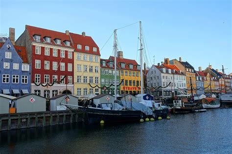 Christmas time in Copenhagen Christmas market Nyhavn · Karo adores...