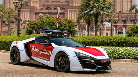 Abu Dhabi vs Dubai Police cars comparison - Dubi Cars - New and Used Cars