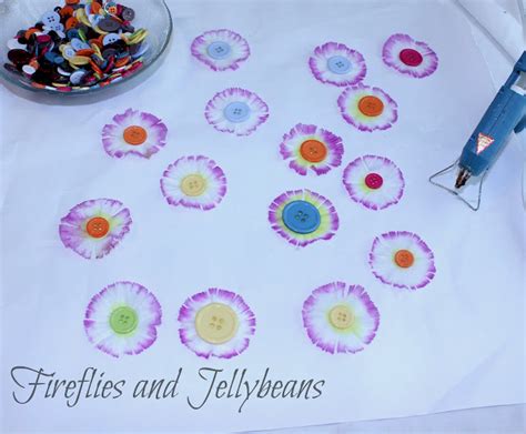 Fireflies and Jellybeans: Easy Flower Garland Turoial(20 minute, Dollar Store Craft!!)