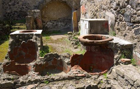 Thermopolium-I- Ancient Herculaneum - Italy Stock Photo - Image of imperium, attraction: 148756130