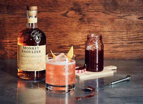 25 Of The Best Whiskey Cocktails To Make This Season—and Beyond