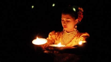 Mengenal Tari Lilin Asal Minangkabau, Terinspirasi dari Perempuan yang Mencari Cincin Tunangan ...