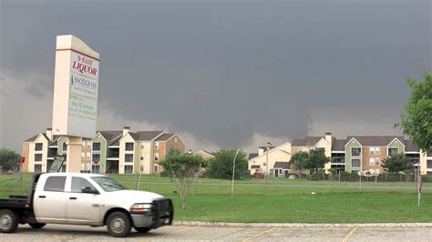 Early Stages of Shawnee Tornado - May 19, 2013 - YouTube