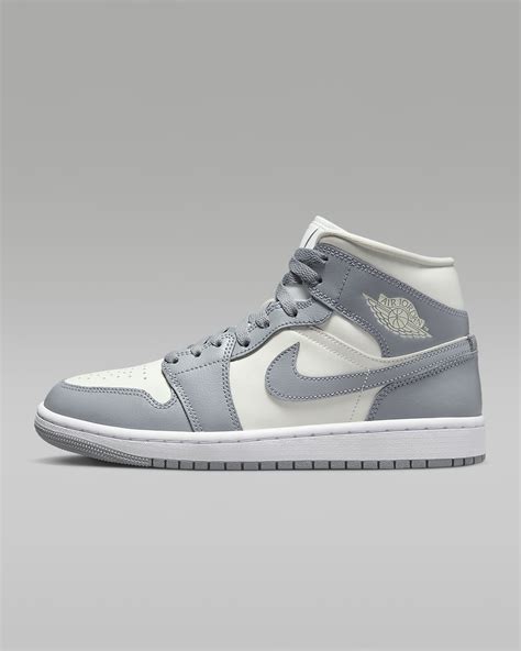 Air Jordan 1 Mid Women's Shoes. Nike ID