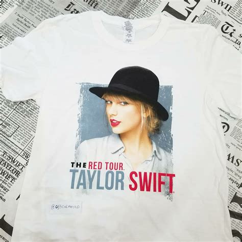 TAYLOR SWIFT RED TOUR WHITE TSHIRT ORIGINAL, Fesyen Wanita, Pakaian Wanita, Atasan di Carousell