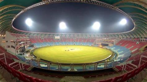 LSG vs RCB Ekana Stadium Lucknow Pitch Report Today Match IPL 2023