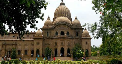 Belur Math Kolkata (Timings, History, Entry Fee, Images, Built by & Information) - Kolkata Tourism