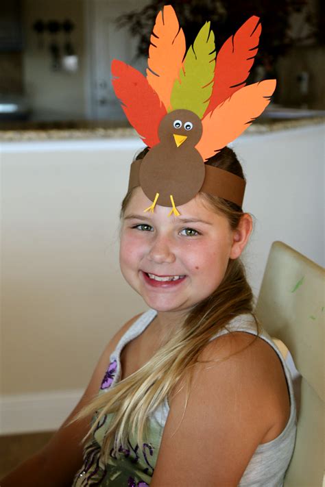 Turkey Hat Craft: Our Favorite DIY Turkey Headband - MomDot | Thanksgiving headband craft ...