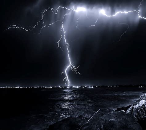 Cool Lightning Strikes Wallpaper