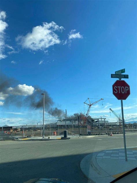 Firefighters Respond To Fire At Tesla Fremont Factory | ZeroHedge