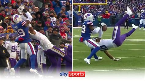 Justin Jefferson's ridiculous one-handed catch against Buffalo Bills on fourth and 18 | Video ...