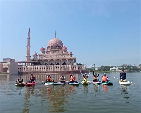 Kayak At Putrajaya Lake For Just RM10.60 An Hour