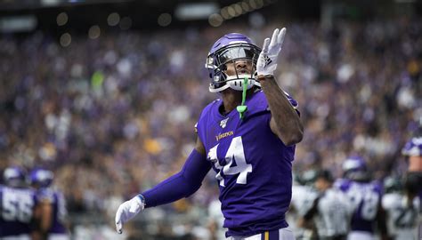 Stefon Diggs is on a record streak for Vikings