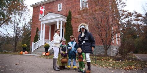 Justin Trudeau And Family Get All Dressed Up For Halloween