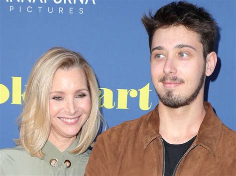 Lisa Kudrow on how her son reacted to watching Friends for the first ...