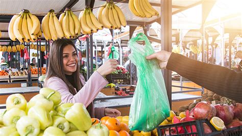 9 Best Farmers Markets in Rhode Island!