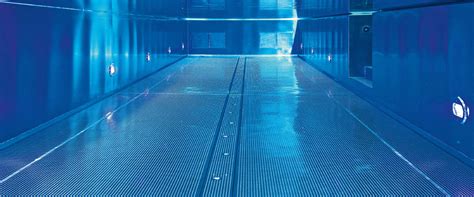 Underwater lighting for swimming pools and whirlpools