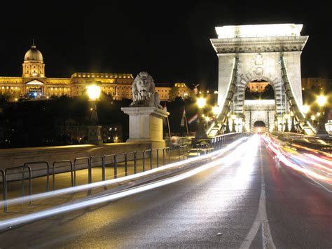 File:Chain bridge by night Budapest.jpg