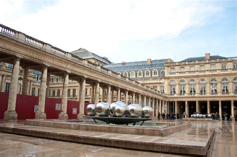 A Complete Guide to Paris' Elegant Palais Royal