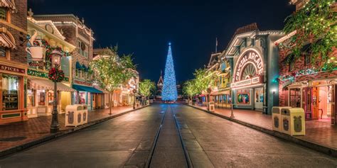 Disneyland Christmas Wallpaper