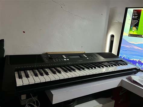 Yamaha PSR E373, Hobbies & Toys, Music & Media, Musical Instruments on Carousell