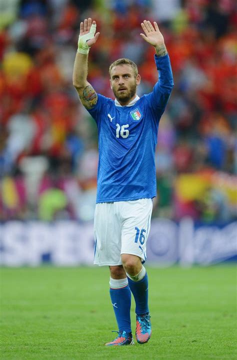 Daniele De Rossi Photos Photos: Spain v Italy - Group C: UEFA EURO 2012 | Good soccer players ...