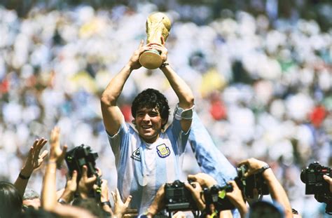 Diego Maradona, Argentine soccer/football legend, passes away at age 60 | Sherdog Forums | UFC ...