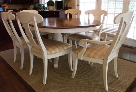 Ethan Allen Dining Table and Chairs | EBTH