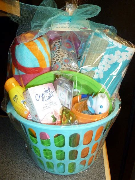 Room Mom Extraordinaire: Summer Basket | Summer baskets, Dollar tree ...