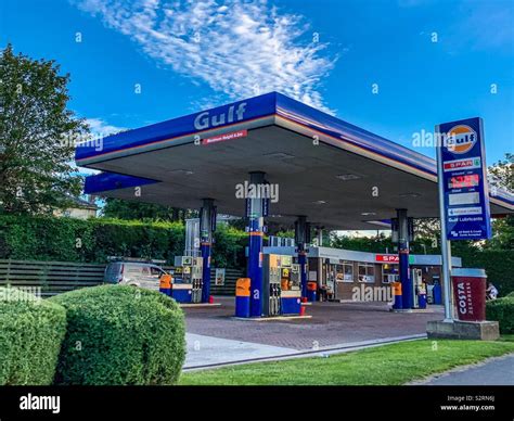 Gulf petrol station hi-res stock photography and images - Alamy