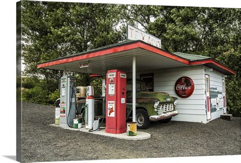 Vintage Texaco gas station in the Palouse, Washington Wall Art, Canvas ...