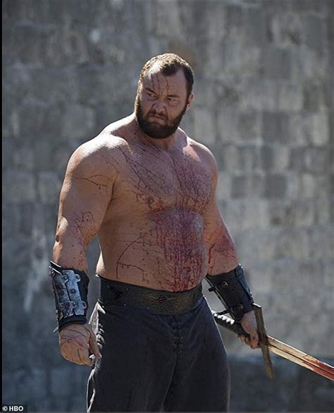 Game Of Thrones's actor who plays The Mountain looks colossal holding ...