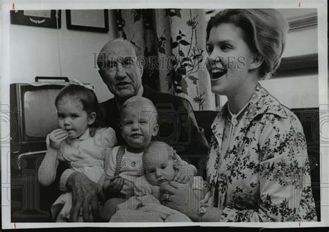 1974 Press Photo Senator Strom Thurmond with his family - cvp99526 - Historic Images