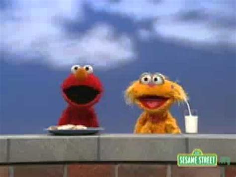 Sesame Street - Elmo and Zoe sing "Share" - YouTube