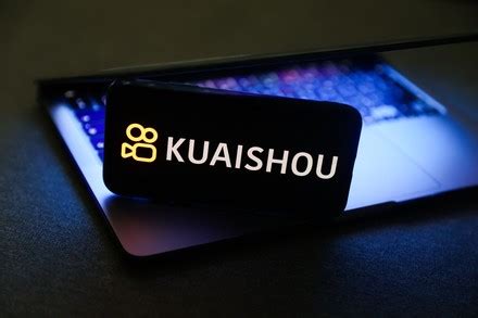 5 Kuaishou logo Stock Pictures, Editorial Images and Stock Photos ...