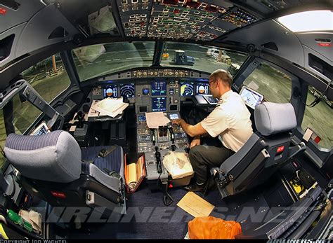 Airbus A320-214 - EasyJet Airline | Aviation Photo #2748672 | Airliners.net