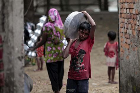 Child labor in Bangladesh - CBS News