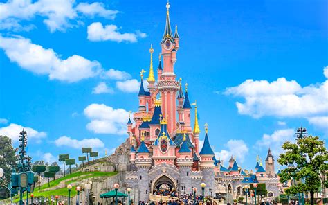 Weekend in Disneyland Paris - 3 Day Itinerary for a Magical Adventure